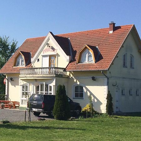 Golf Etterem Es Panzio Hotel Kaposvár Eksteriør billede