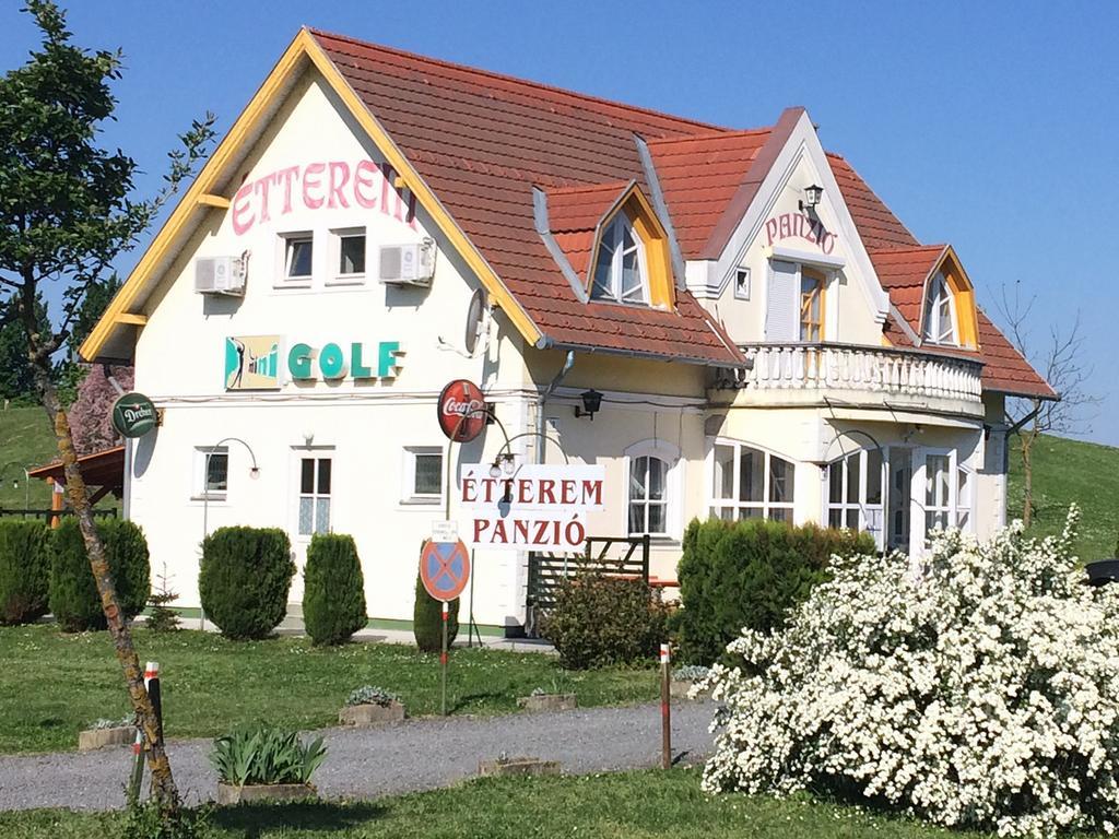 Golf Etterem Es Panzio Hotel Kaposvár Eksteriør billede